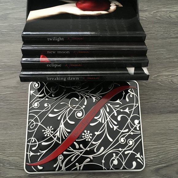 Twilight Series Journal Boxed Set - Picture 1 of 3